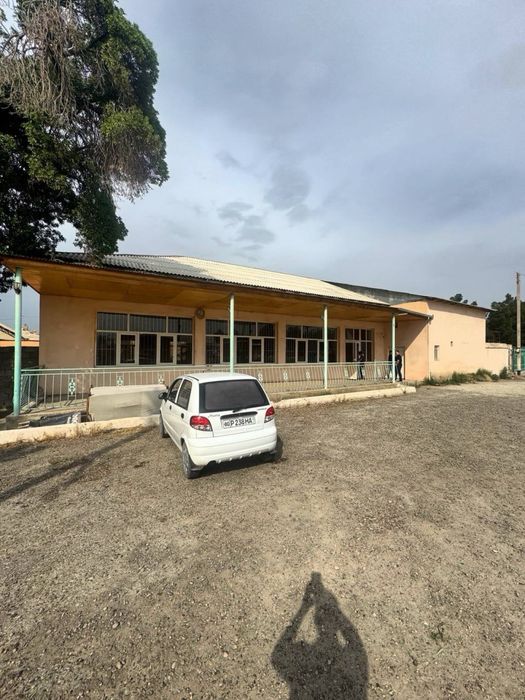 Здание продаётся