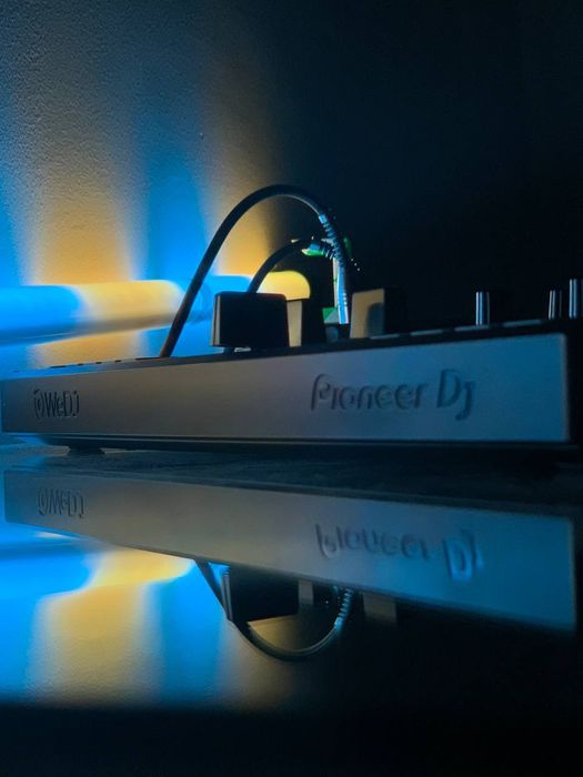 Dj pult pioneer 200 sotiladi