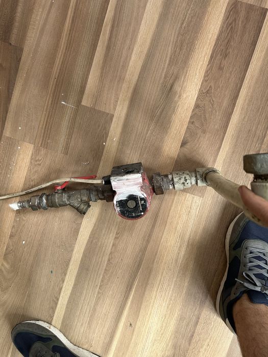 Цирколационна помпа Grundfos ups2