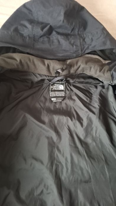 Scurtă impermeabilă THE NORTH FACE femei (de iarnă)