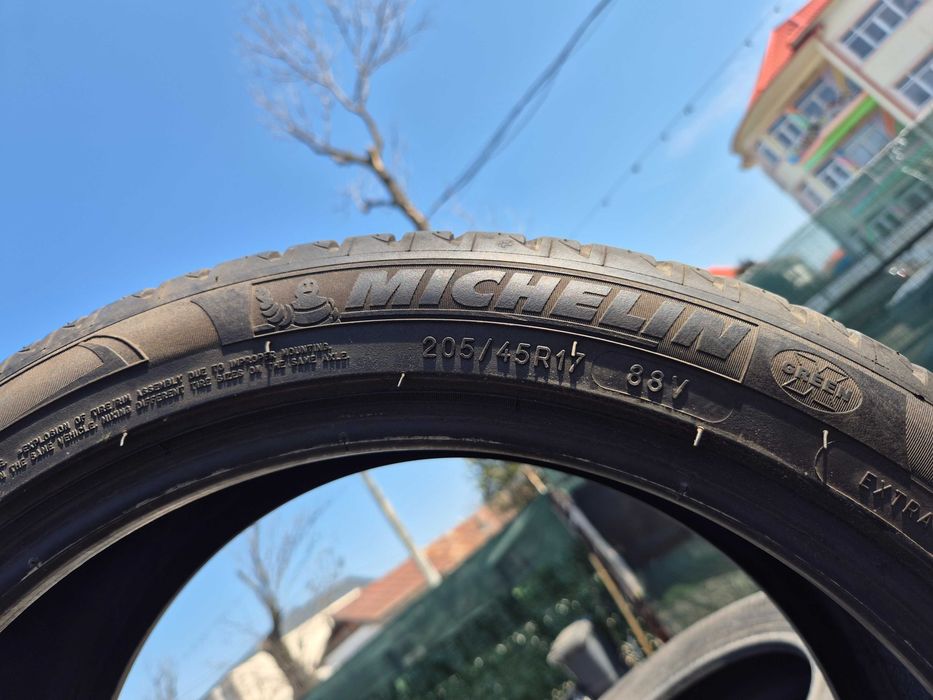 2 Anvelope de VARA - 205/45/17 - Michelin - APP NOI - DOT 2016 !