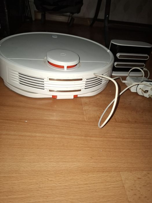 Пылесос напольный