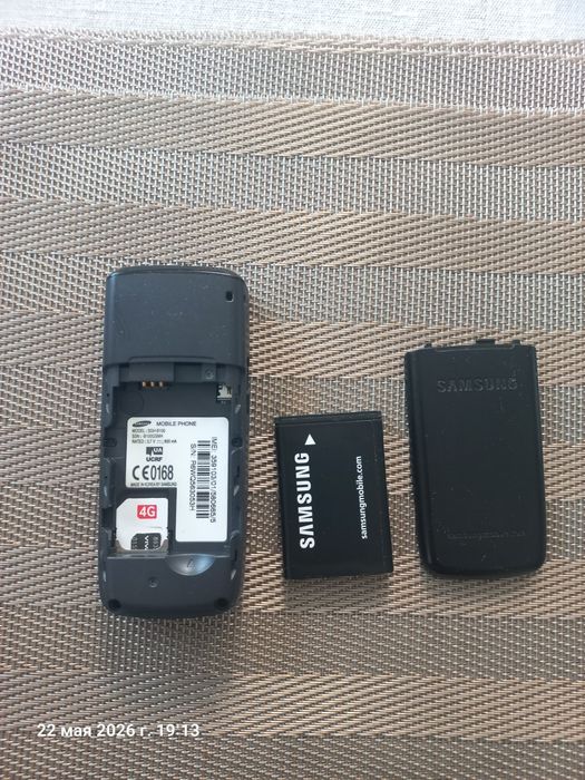 Продавам телефон  Samsung SGH-B100