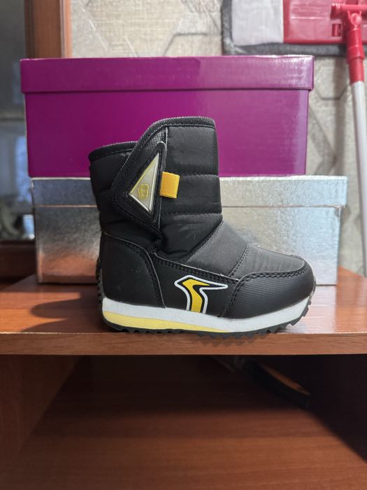 Продам детские дутики