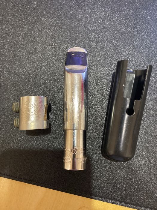 Mustiuc metal saxofon tenor Berl Larsen  105 sms