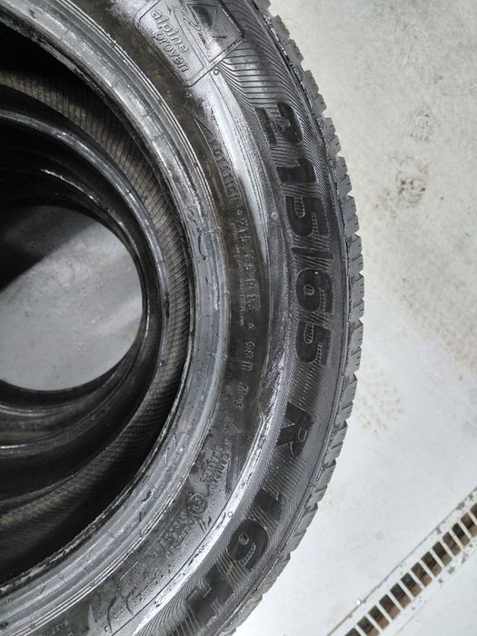 Продам шины 215 65/16 комплект