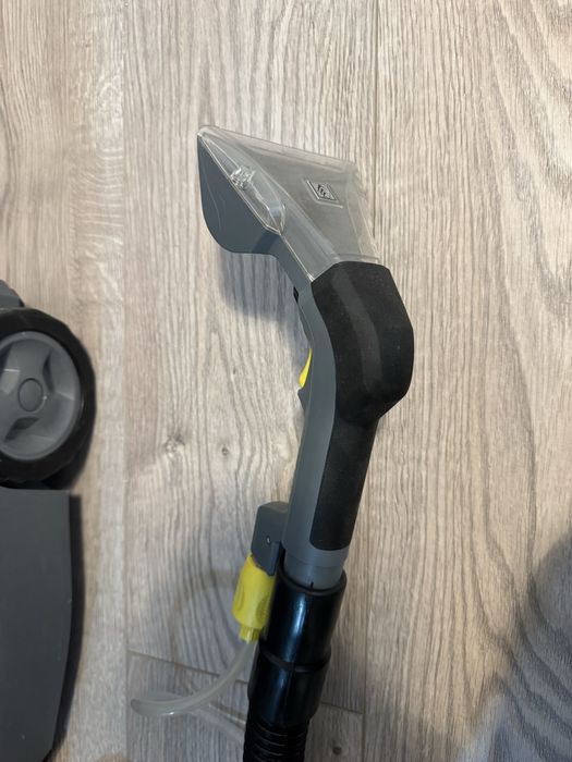 Екстрактор Karcher Puzzi 8/1 в гаранция.