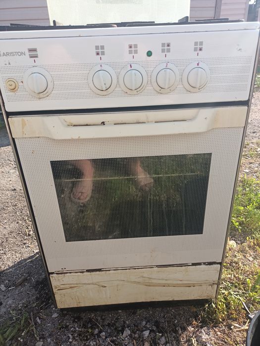 Продам газ плиту