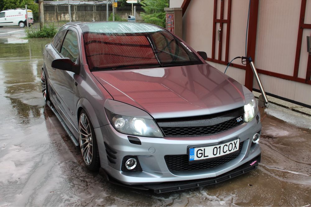 Opel Astra H GTC OPC LINE 2