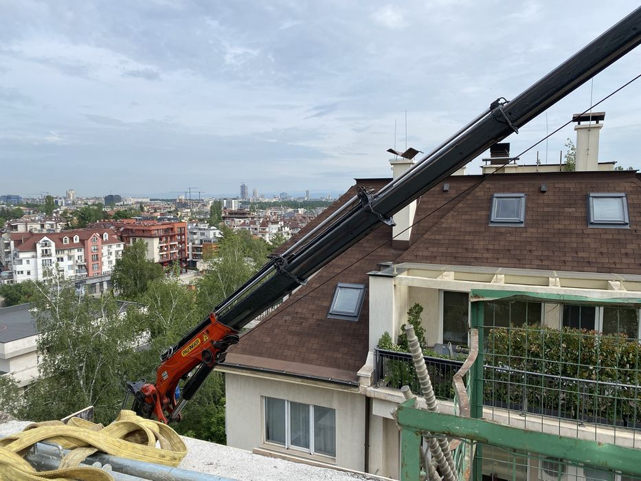 Камион с кран