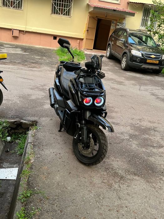 Tank skuter 2025 yil 150 kub  6000 yurgan jesti faralari bor