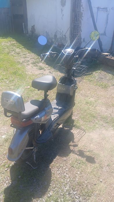 Продам электроскутер Sk8