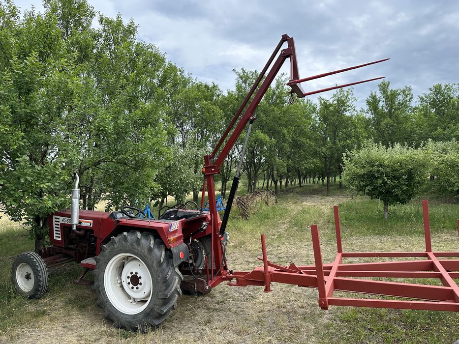 Incarcator baloti pentru tractor  cu furca