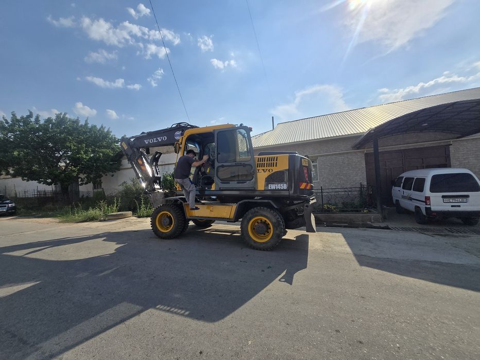 Ekskavator volvo 145