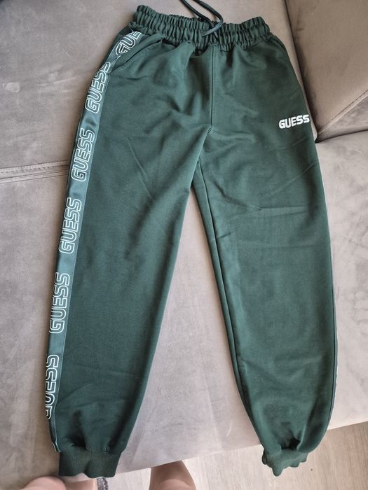 Дамски екип Guess!