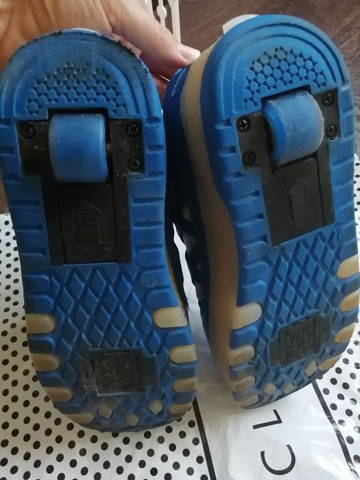 Кроссовки - ролики 2в1