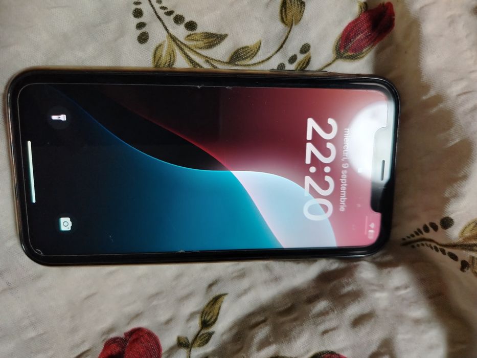 Vând Iphone XR – stare foarte bună, funcțional 100%”