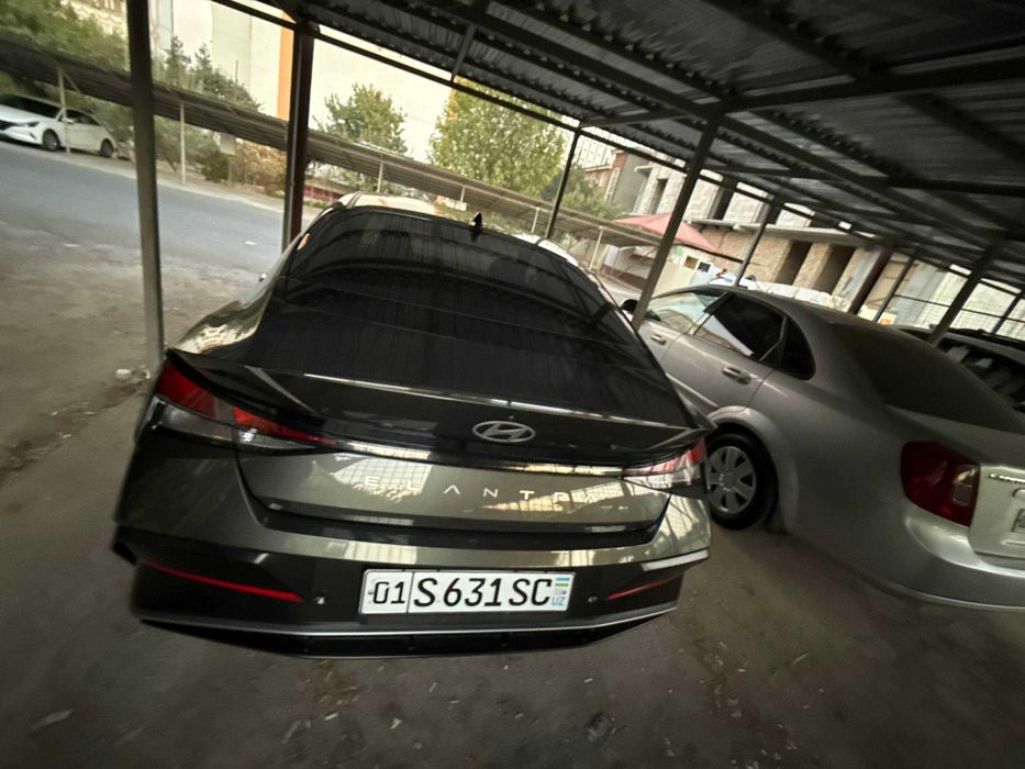 Hyundai ELANTRA 2024