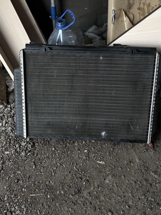 Радиатор оригинал  behr mercedes