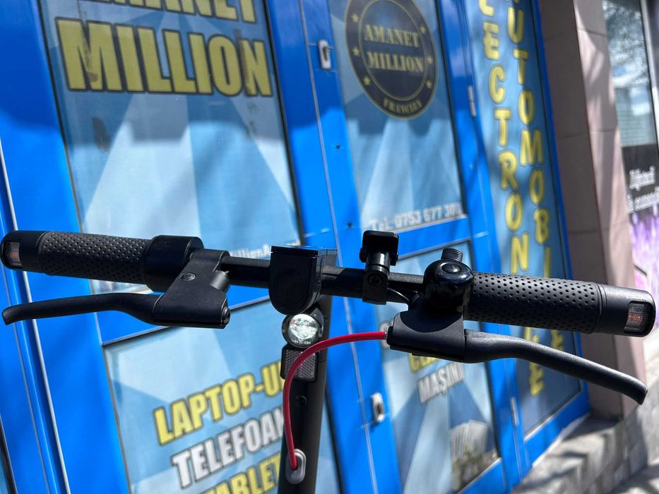 Trotineta Electrica Ducati PRO I MAX – Performanță urbană redefinită