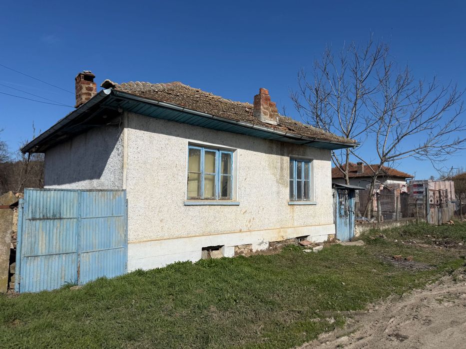 Продава се къща във с. Добри Дял, обл. Велико Търново