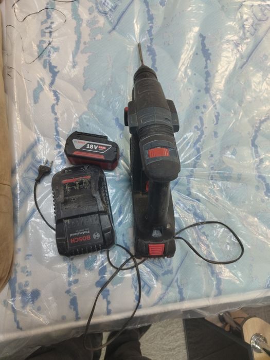 Bormașină percuție Bosch model GBH 18v-26