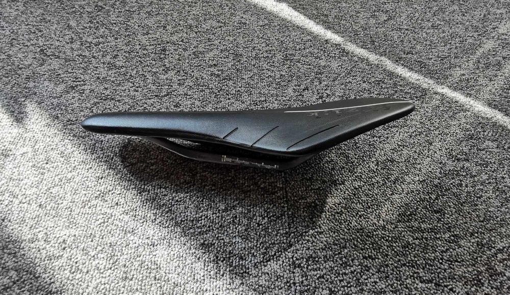 Sa bicicleta carbon Fizik arione