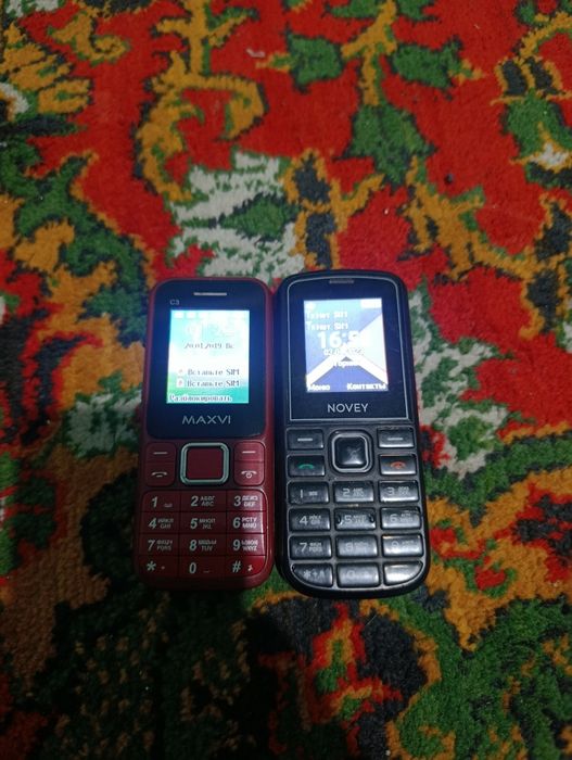 Knopkali oddiy telefonlar sotiladi