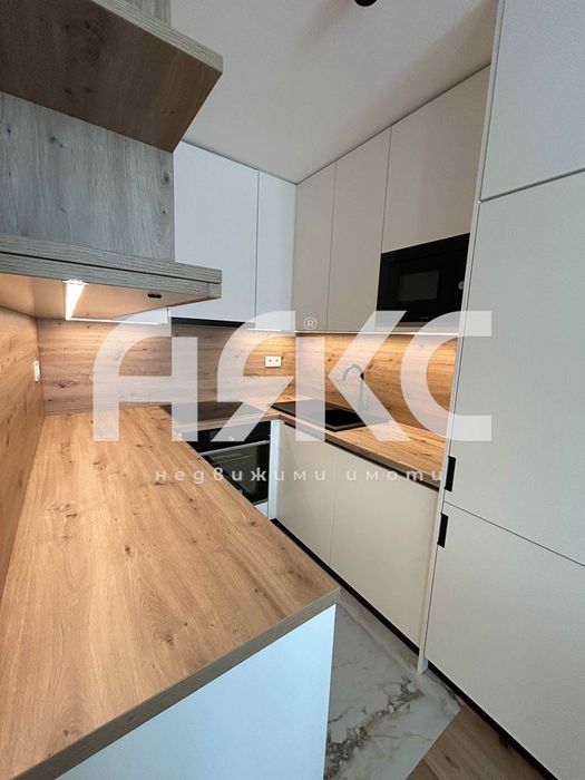 Двустаен обзаведен апартамент на 150 метра от плануваната метростанци