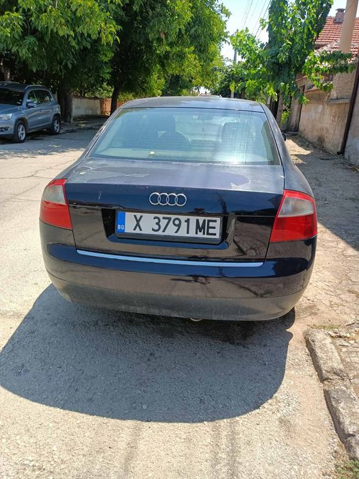 Ауди а4 1.9 131коня тъмно синя