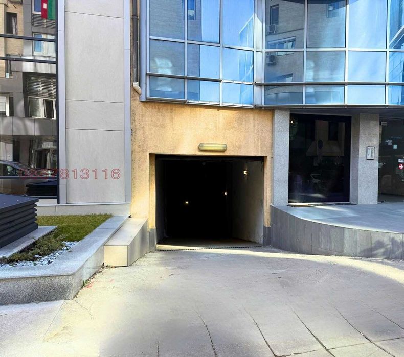 Дава под Наем ГАРАЖ - Лозенец - Зад хотел Маринела (метро Джеймс Баучер)