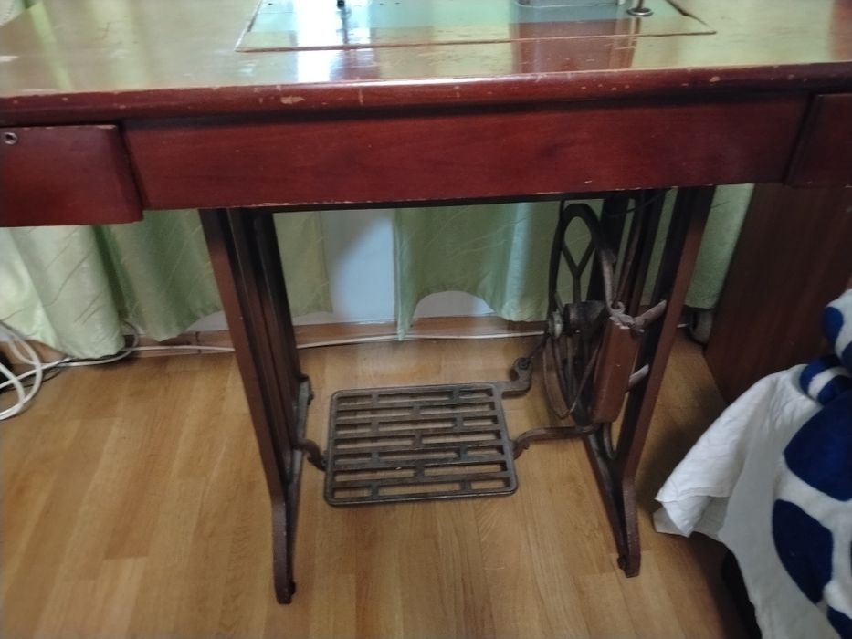 Vând Mașina de cusut Ileana( cugir ) in stare foarte buna de funcționare  la prețul de 1400 Ron usor negociabil