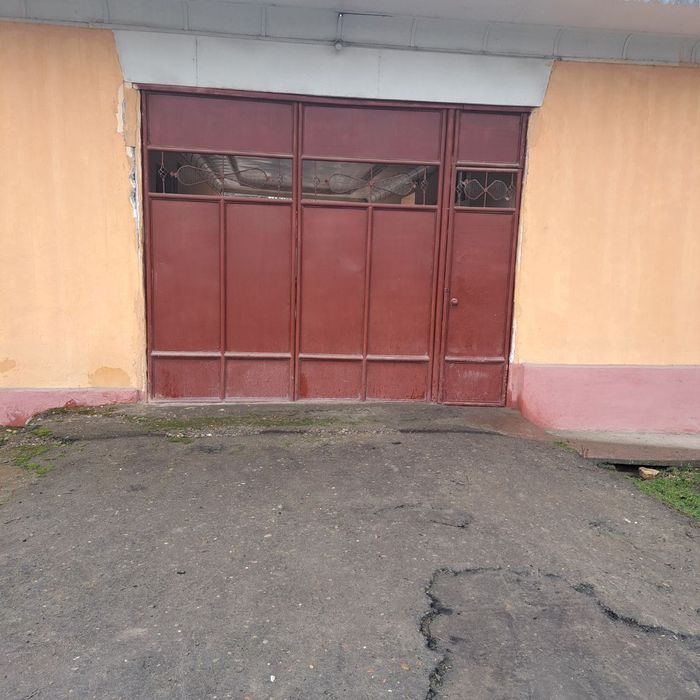 Hovli uy sotiladi 6 sotix 5 xona+ ayvon hujjatlari joyida