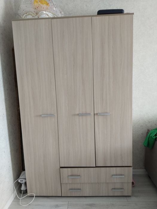 Продам шифонер в хорошем состоянии