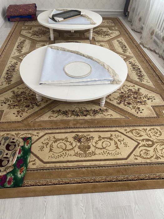 Продам б/у ковер в очень хорошем состояний