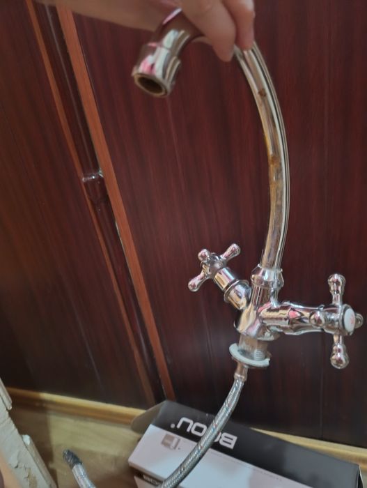 Кран-сместитель с двумя кранами, полуоборот