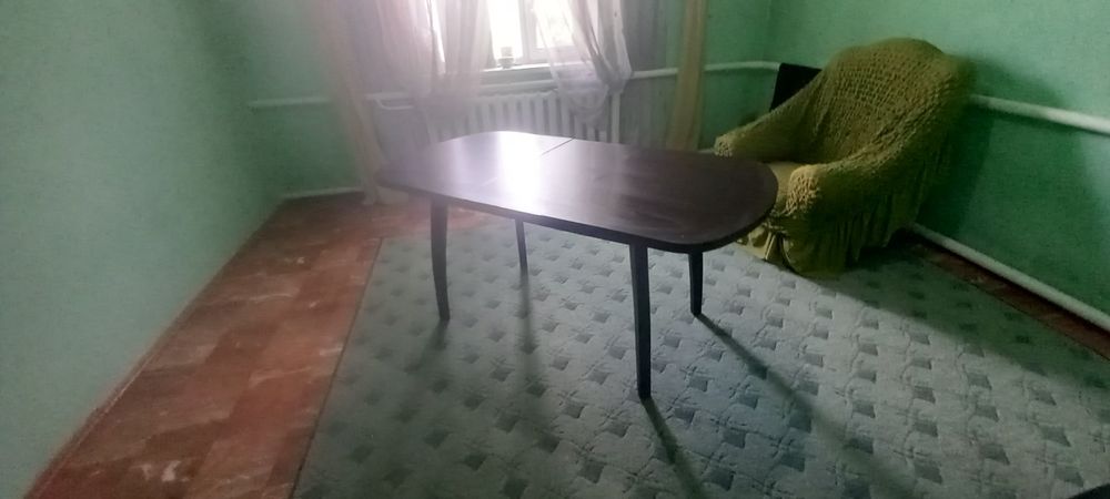 Продам стол обеденный раздвижной