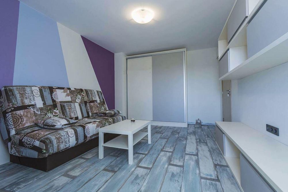 Дава се под наем Едностаен апартамент в Бургас, Славейков - 42 кв.м за 408 € - Снимка #2