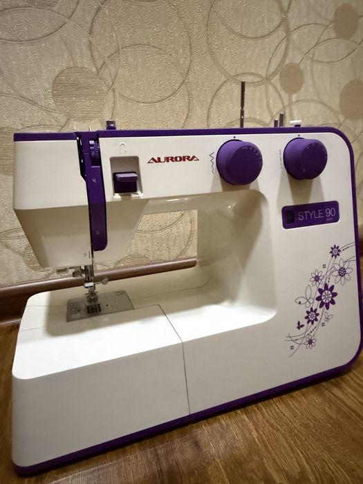 Продам Швейную машинку AURORA