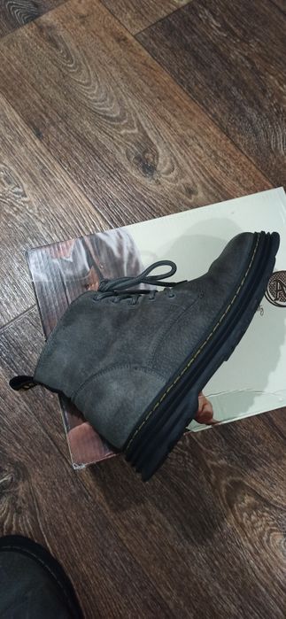 Продам ботинки детские