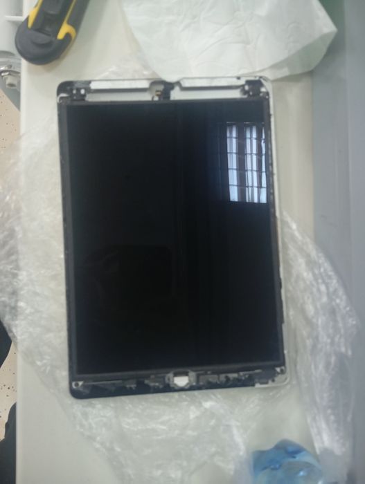 Продам планшет Apple iPad на запчасти