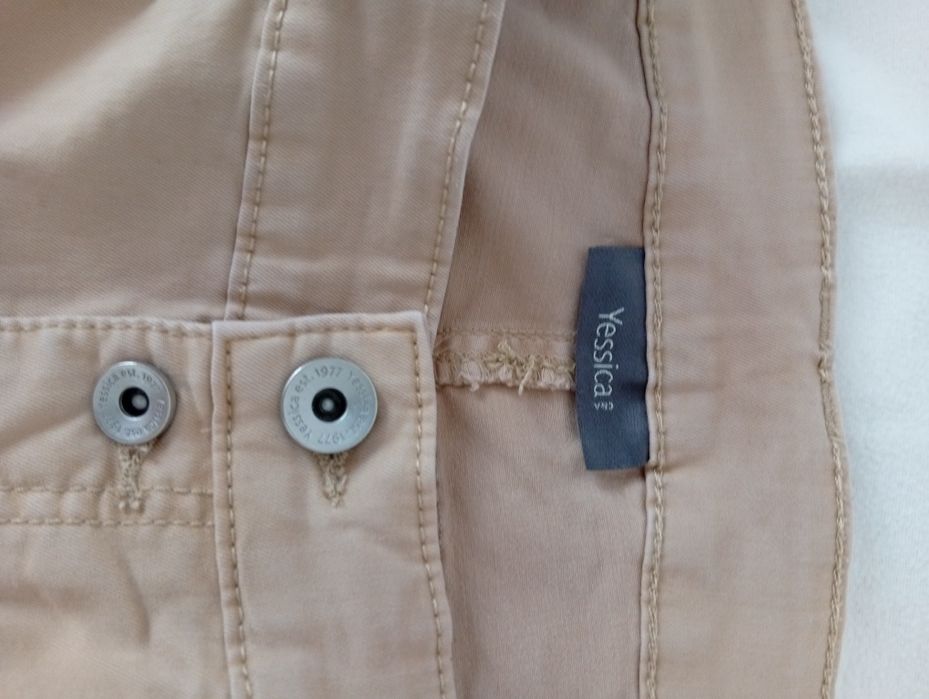 Pantaloni de fete