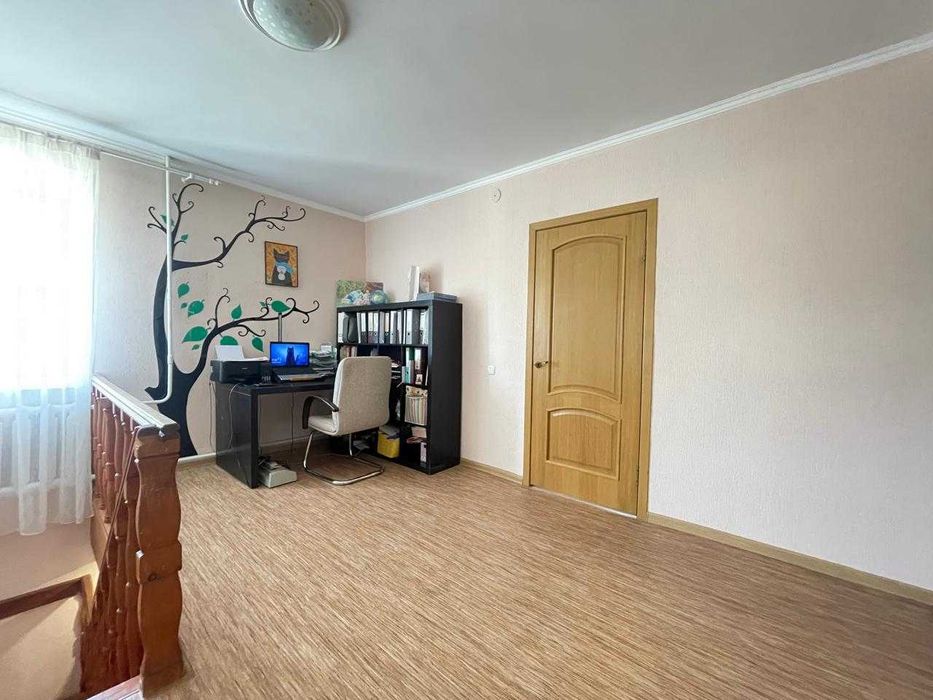 Продам шикарный  дом в Солнечном