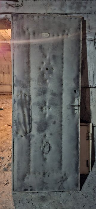 Taxtali va oynali eshik