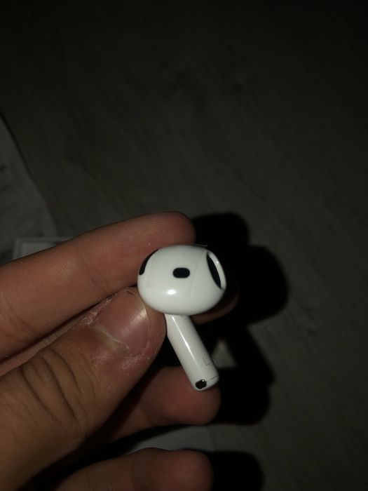 Apple airpods 4