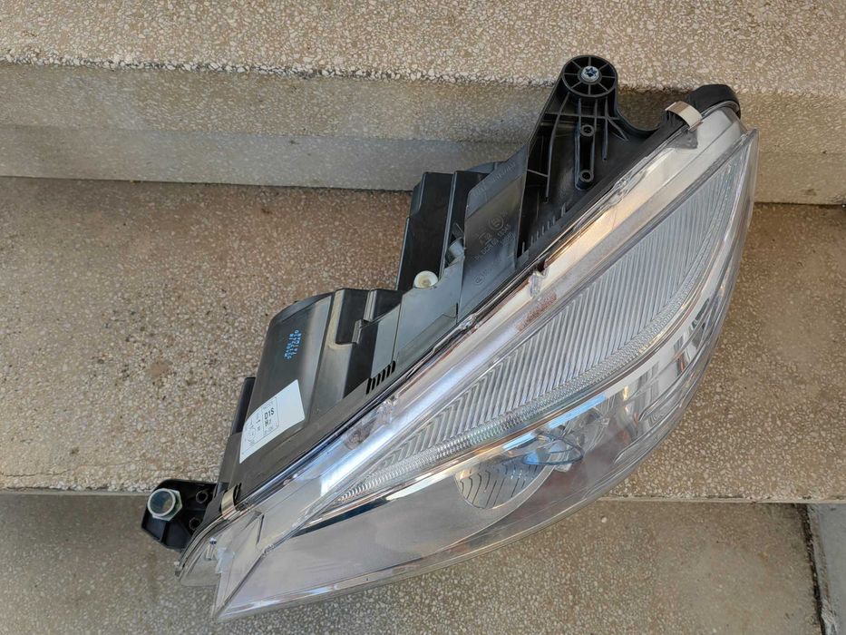 Фар Mercedes W204 C-Classa Bi-Xenon ляв / Фар Мерцедес W204 ксенон НОВ