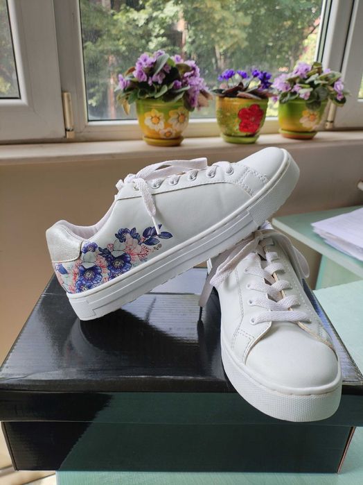 Дамски маратонки