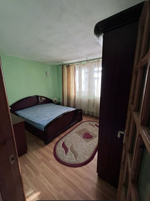 Închiriez apartament
