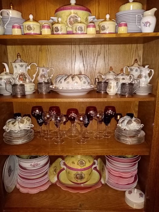 Сервиз 12 персон Мадонна 1980г