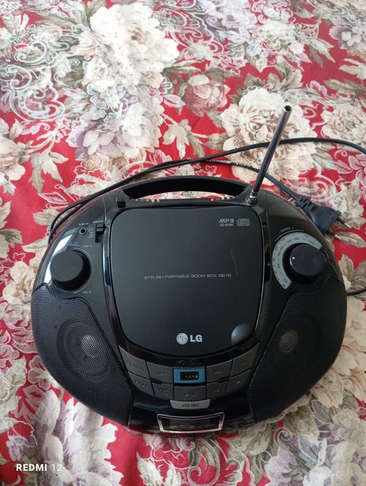 Продам Бумбокс LG SB16